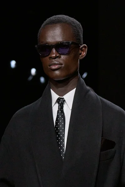 Look 48